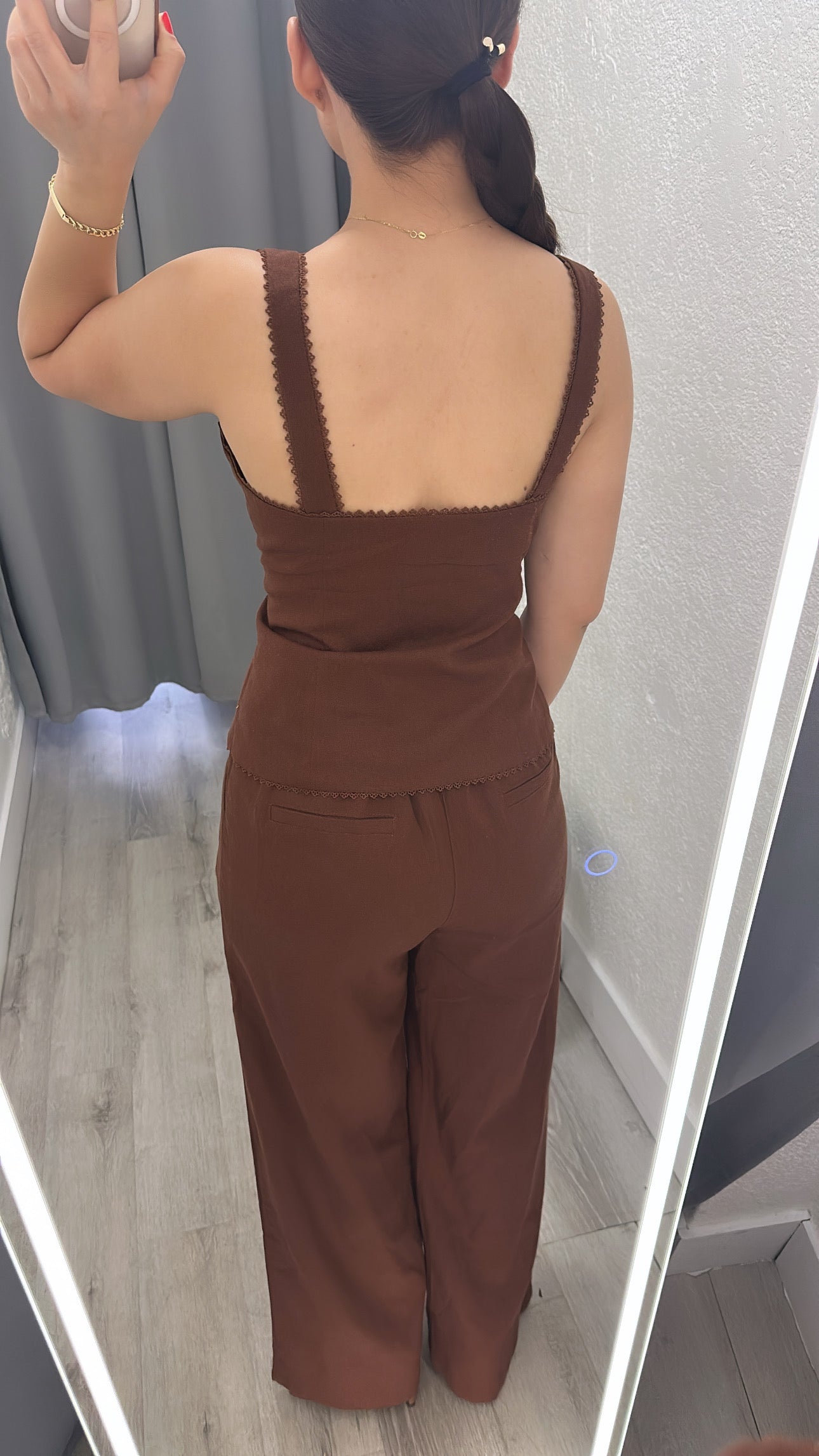 Set Ariana